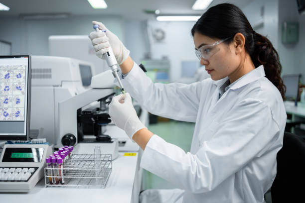 Runtai Chemical positions itself as a professional NMN and NR supplier